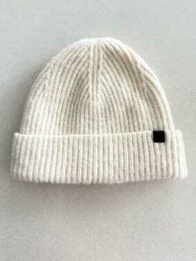 LIKE NEW GAP Lined Knit Beanie / Toque Cream One Size